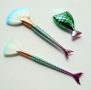 Fishtail/mermaid brushes